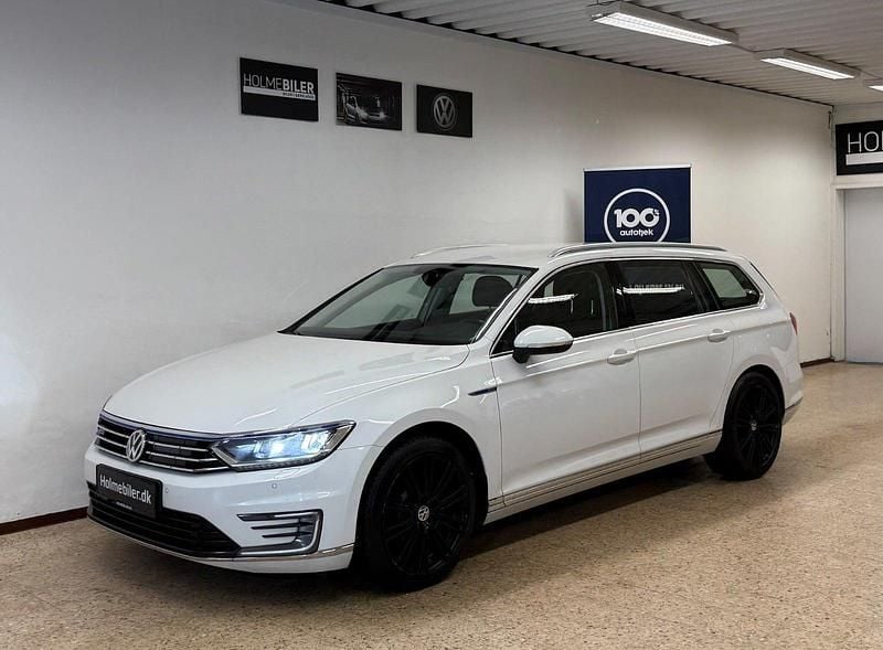 Hvid Brugt 2018 VW Passat GTE Stationcar | 139.900 kr. (Fair pris) - Billede 1/4