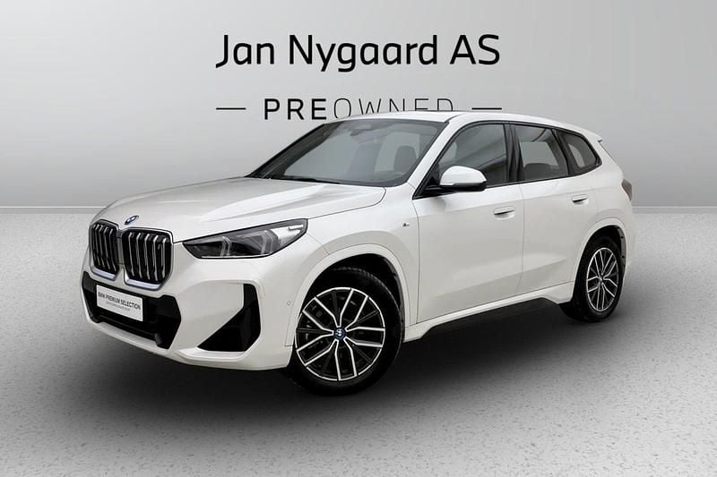 Hvidmetal Brugt 2023 BMW iX1 M Sport SUV | 359.000 kr. (Fair pris) - Billede 1/3