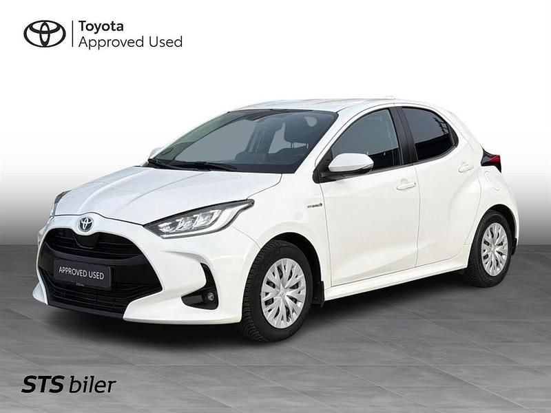 Brugt Toyota Yaris Hybrid H3 116 HK (85 kW) 2021 Pure white Hatchback