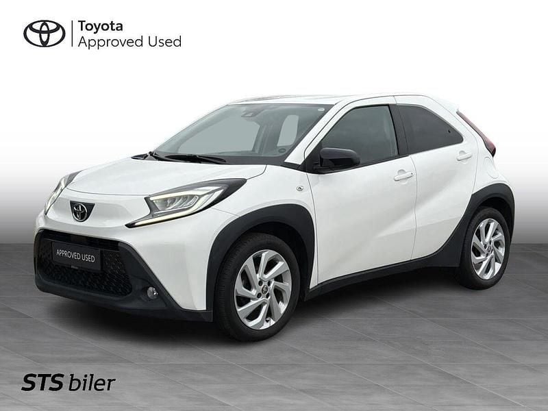 Hvid Brugt 2022 Toyota Aygo X Active SUV | 137.900 kr. (Fair pris) - Billede 1/3
