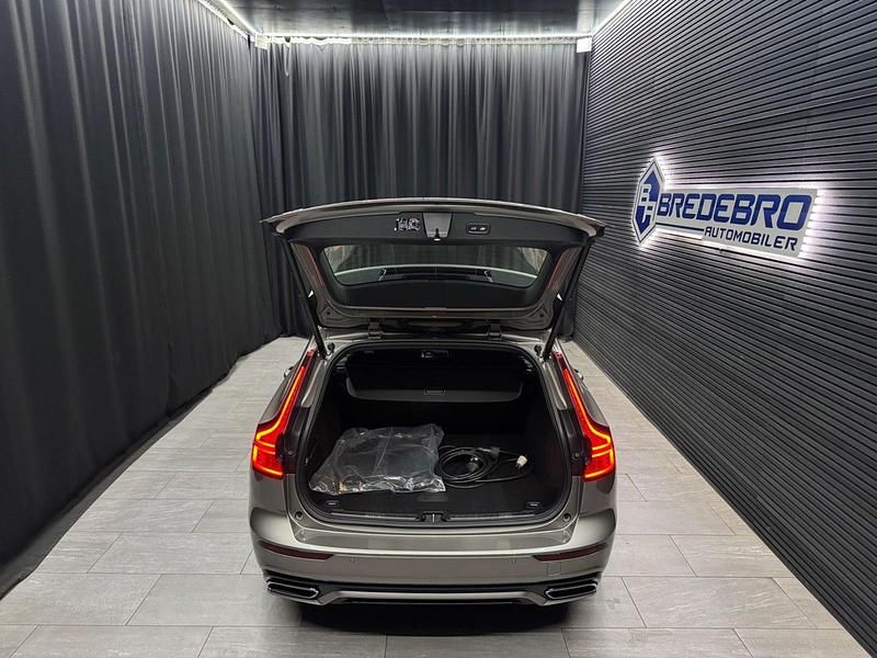 Brugt Volvo V60 R-Design 340 HK (250 kW) 2021 Gråmetal Stationcar