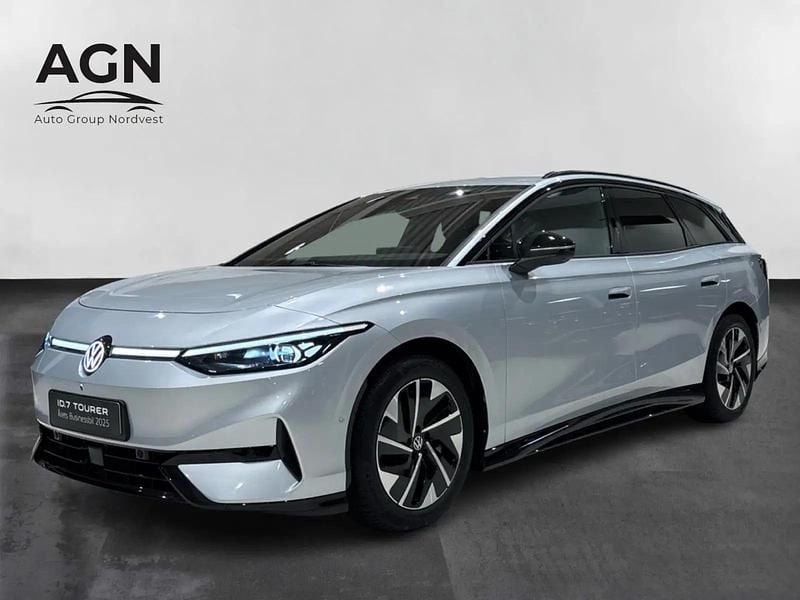 Sølvmetal Brugt 2025 VW ID.7 Style Stationcar | 424.900 kr. (Super pris) - Billede 1/4