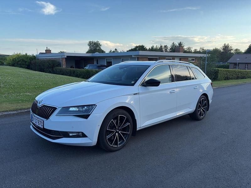 Hvid Brugt 2018 Skoda Superb Active Stationcar | 199.900 kr. (Fair pris) - Billede 1/4