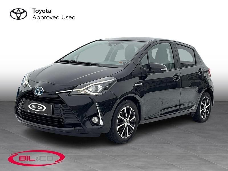 209 night sky black Brugt 2019 Toyota Yaris H3 Hatchback | 129.800 kr. (Lidt for dyr) - Billede 1/3