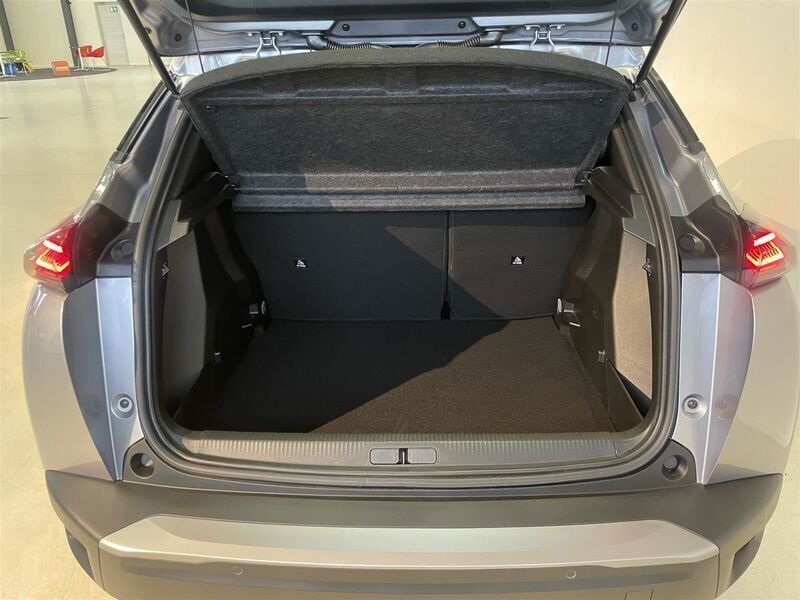 Brugt Peugeot e-2008 Active 114 kW (156 HK) 2023 Grå artense SUV