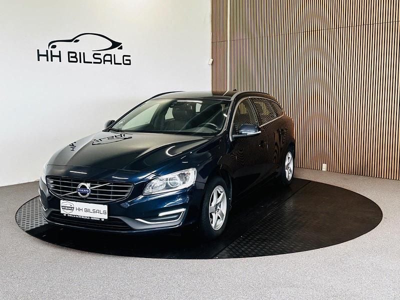Sort Brugt 2016 Volvo V60 Momentum Stationcar | 129.700 kr. (Fair pris) - Billede 1/4