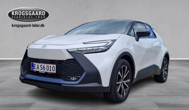 2vp platinum pearlwh/astral Brugt 2024 Toyota C-HR Style SUV | 349.900 kr. (Dyr) - Billede 1/1