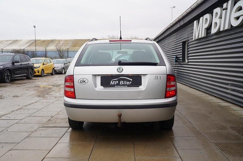 Brugt Skoda Fabia Ambiente 64 HK (47 kW) 2006 Sølvmetal Hatchback