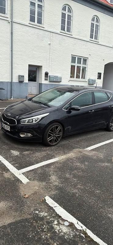 Brugt Kia Ceed 128 HK (94 kW) 2013 Sort Hatchback