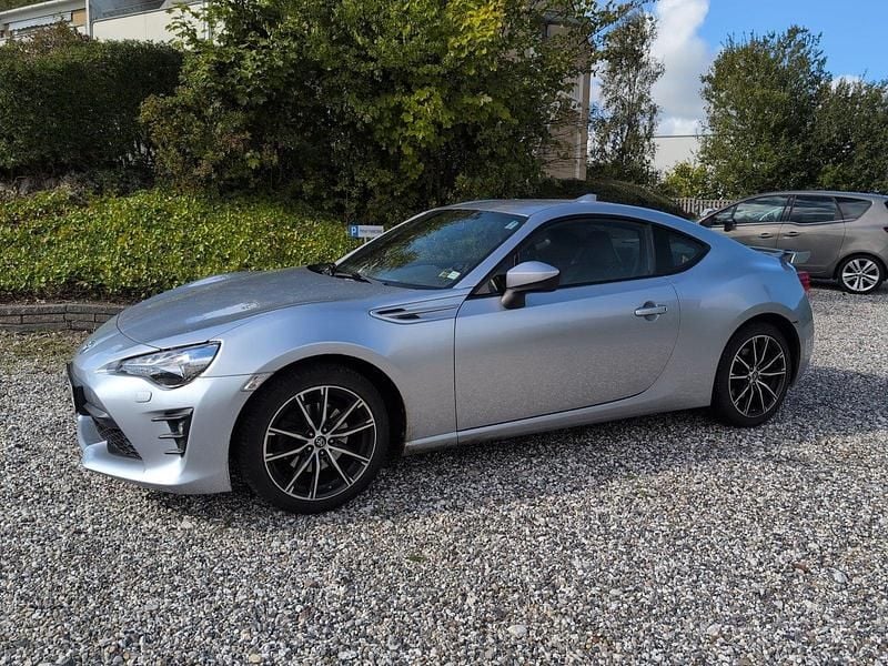 Sølvmetal Brugt 2018 Toyota GT86 GT Coupe | 244.900 kr. - Billede 1/4