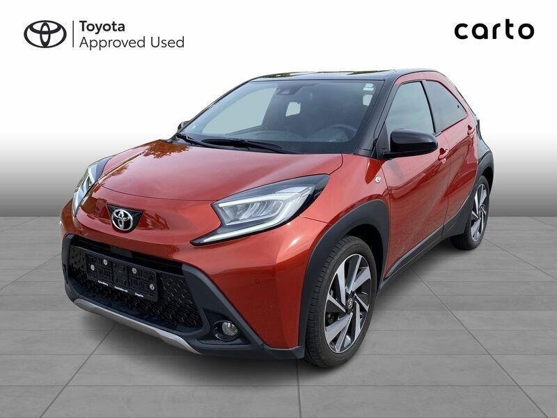 2vh chili red/night sky blac Brugt 2022 Toyota Aygo Envy Hatchback | 164.900 kr. (Dyr) - Billede 1/3