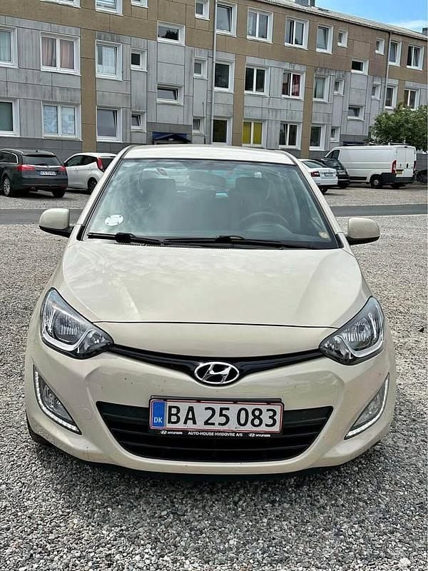 Grå Brugt 2014 Hyundai i20 MPV | 48.000 kr. (Super pris) - Billede 1/4