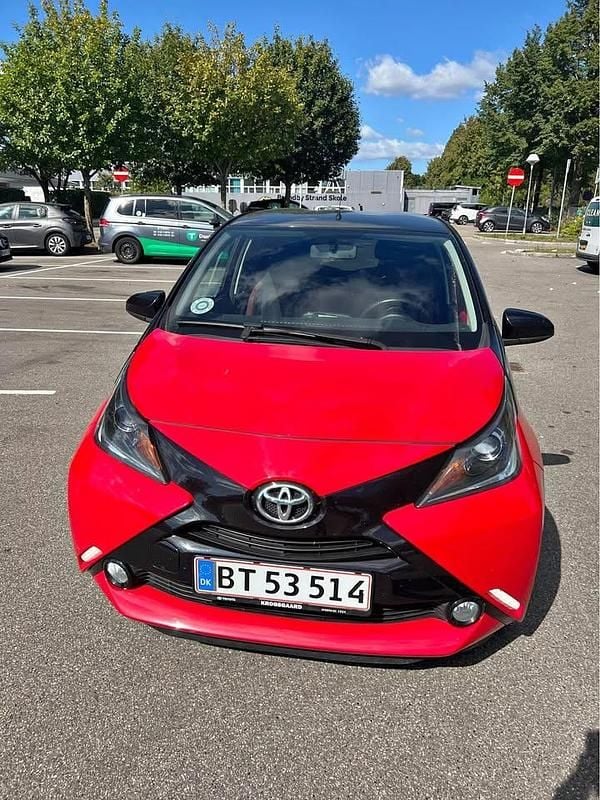 Rød Brugt 2017 Toyota Aygo Hatchback | 69.999 kr. (Fair pris) - Billede 1/4
