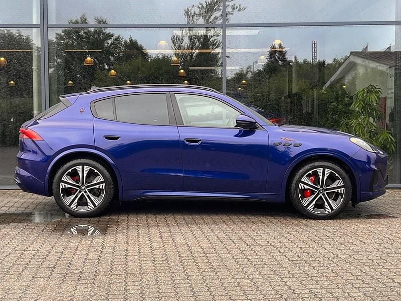 Ny Maserati Grecale Folgore 409 kW (557 HK) 2025 Blåmetal SUV