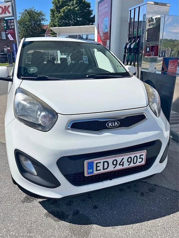 Hvid Brugt 2013 Kia Picanto Hatchback | 33.900 kr. (Lidt for dyr) - Billede 1/4