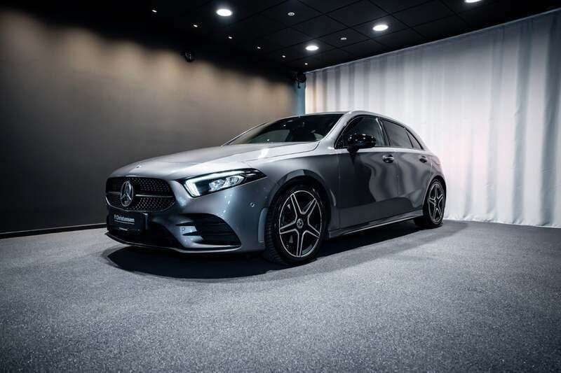 Farve: gråmetal Brugt 2019 Mercedes A200 AMG line | 289.900 kr. (Lidt for dyr) - Billede 1/4