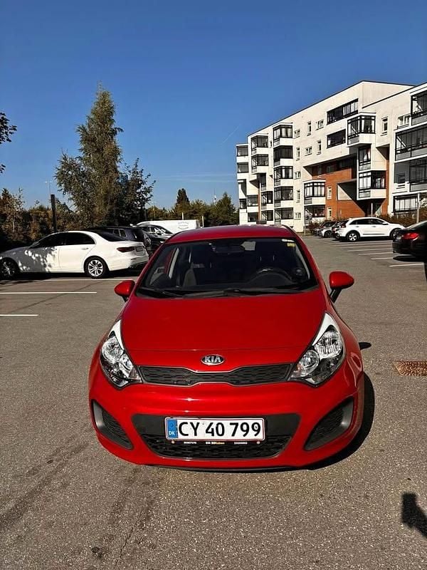 Rød Brugt 2013 Kia Rio MPV | 45.000 kr. (Fair pris) - Billede 1/4