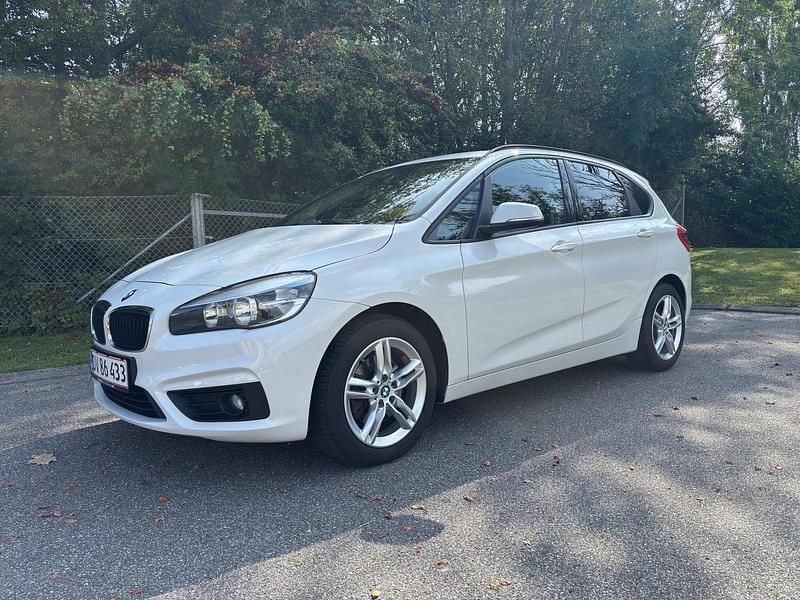 Hvid Brugt 2014 BMW 218 Active Tourer MPV | 114.995 kr. (Fair pris) - Billede 1/4