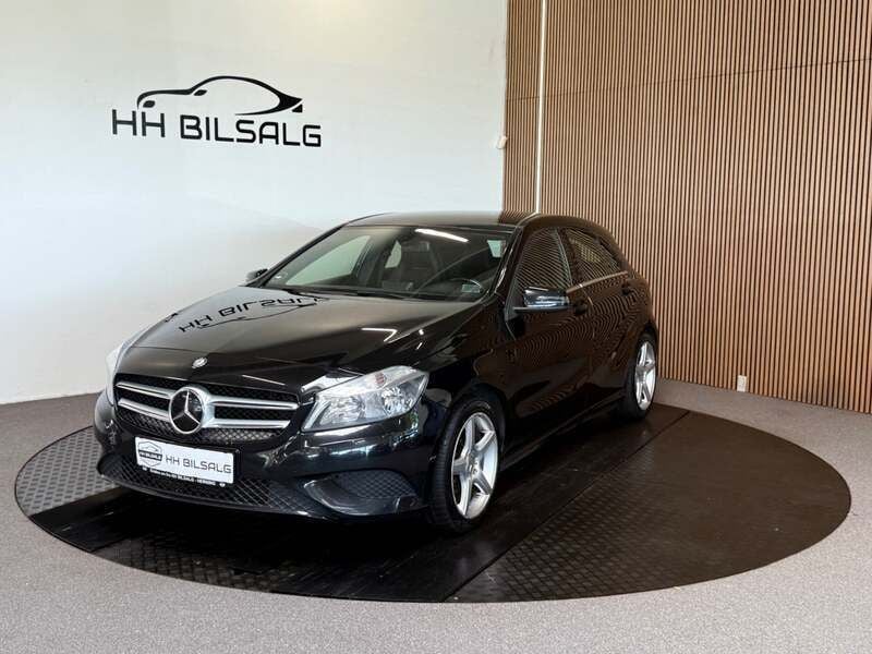 Sort Brugt 2013 Mercedes A180 Urban Hatchback | 84.700 kr. (Fair pris) - Billede 1/4