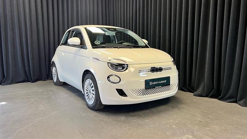 Solid white Brugt 2023 Fiat 500e Icon Hatchback | 2.395 kr. - Billede 1/1