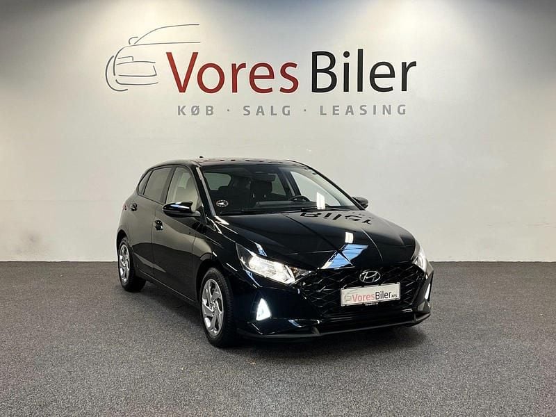 Sort Brugt 2023 Hyundai i20 Essential Hatchback | 164.900 kr. (Fair pris) - Billede 1/4