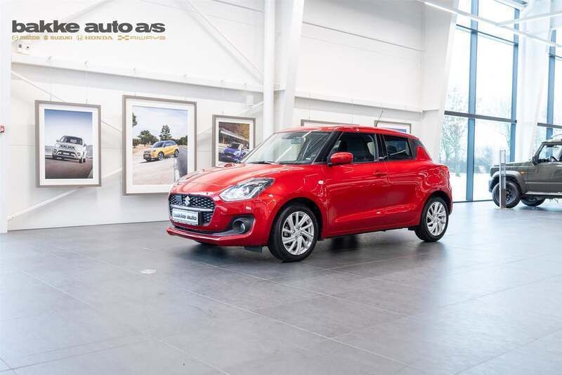Rødmetal Brugt 2023 Suzuki Swift Action Hatchback | 159.900 kr. (Fair pris) - Billede 1/4
