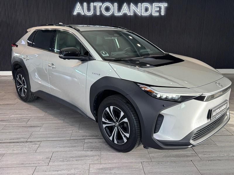 Sølvmetal Brugt 2023 Toyota bZ4X Executive SUV | 249.800 kr. (Fair pris) - Billede 1/4