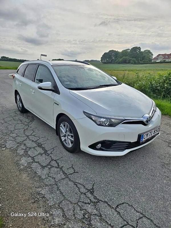 Hvid Brugt 2016 Toyota Auris Hybrid Hatchback | 104.999 kr. (Fair pris) - Billede 1/4