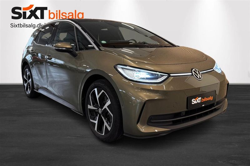 Olive green metallic Brugt 2024 VW ID.3 Pro Performance Hatchback | 254.900 kr. (Lidt for dyr) - Billede 1/4