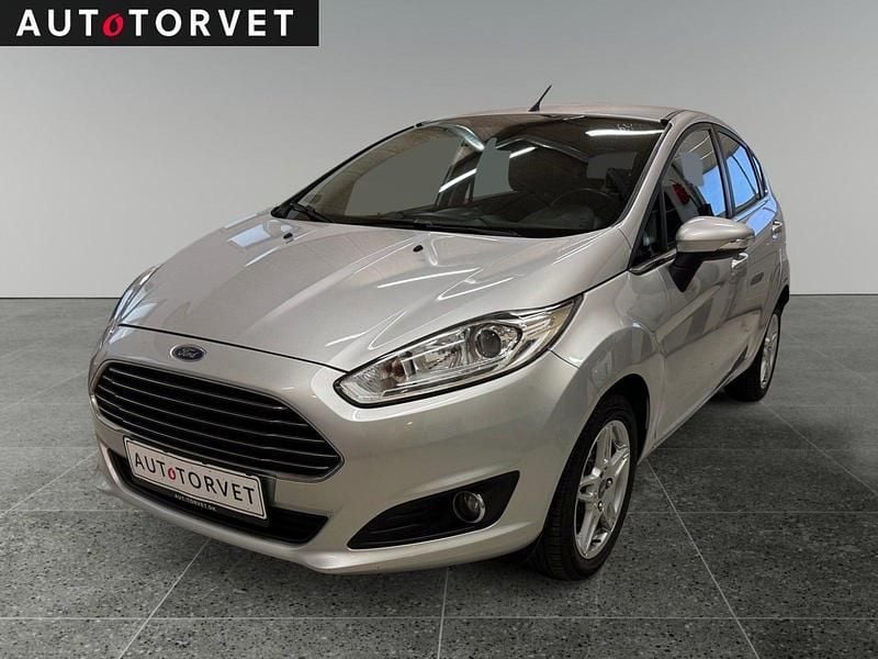 Sølvmetal Brugt 2013 Ford Fiesta Titanium Hatchback | 59.700 kr. (Fair pris) - Billede 1/4