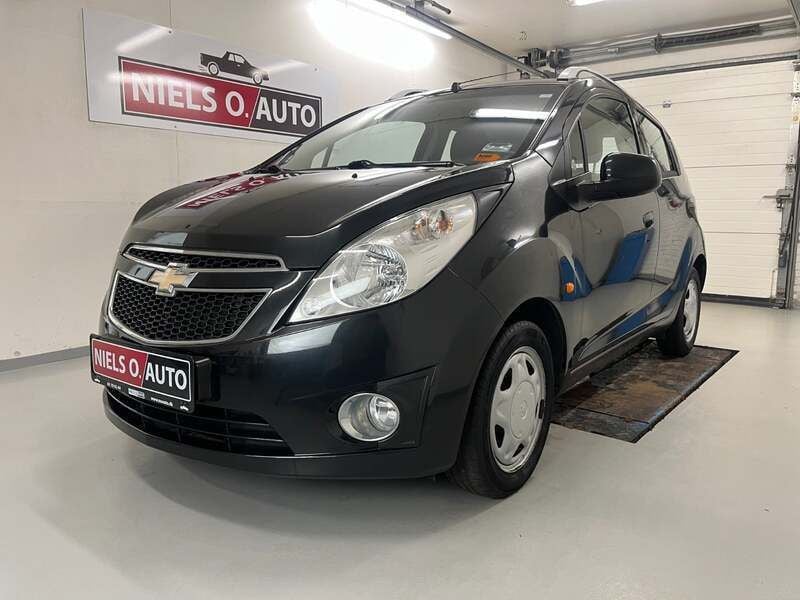 Sortmetal Brugt 2010 Chevrolet Spark LS Hatchback | 34.900 kr. (Lidt for dyr) - Billede 1/4
