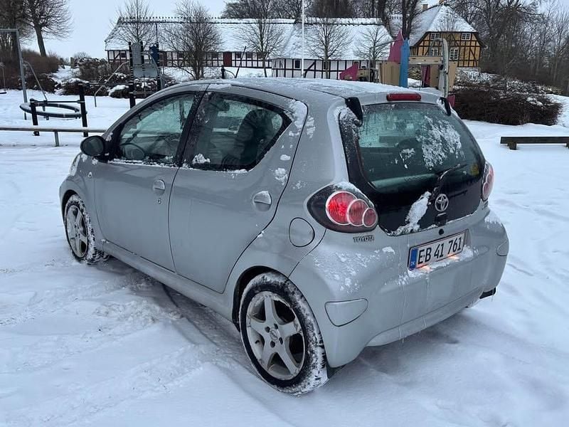 Brugt Toyota Aygo 68 HK (50 kW) 2010 Hatchback