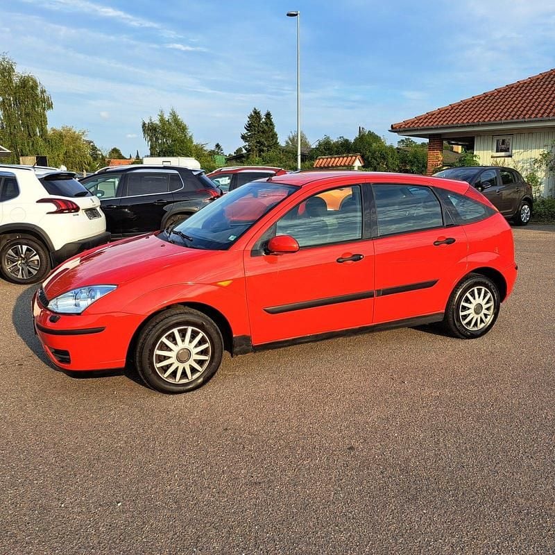 Rød Brugt 2003 Ford Focus Ambiente Hatchback | 14.900 kr. - Billede 1/4