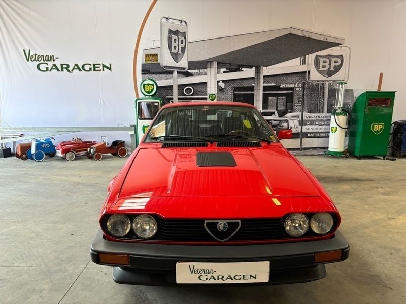 Brugt Alfa Romeo Alfetta 1984 Rød Sedan