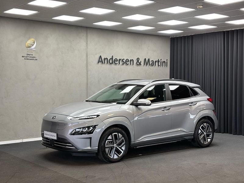 Shimmeringsilver/met Brugt 2022 Hyundai Kona Trend SUV | 129.000 kr. (God pris) - Billede 1/4