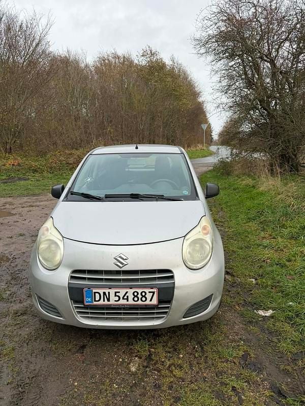 sølv Brugt 2010 Suzuki Alto Comfort Hatchback | 22.000 kr. (Fair pris) - Billede 1/5