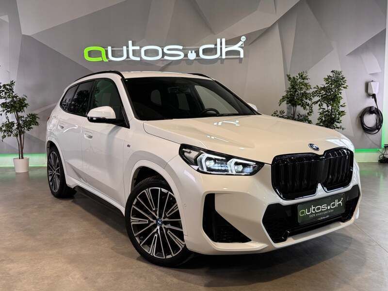 Hvid Brugt 2023 BMW iX1 M Sport SUV | 374.000 kr. (Fair pris) - Billede 1/3