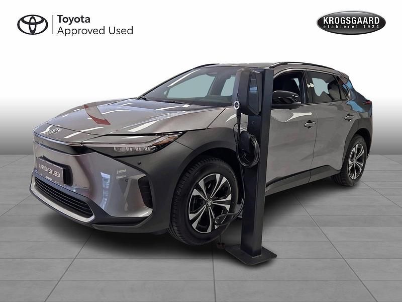 1l5 deep metal grey Brugt 2024 Toyota bZ4X Executive SUV | 309.900 kr. (Lidt for dyr) - Billede 1/4