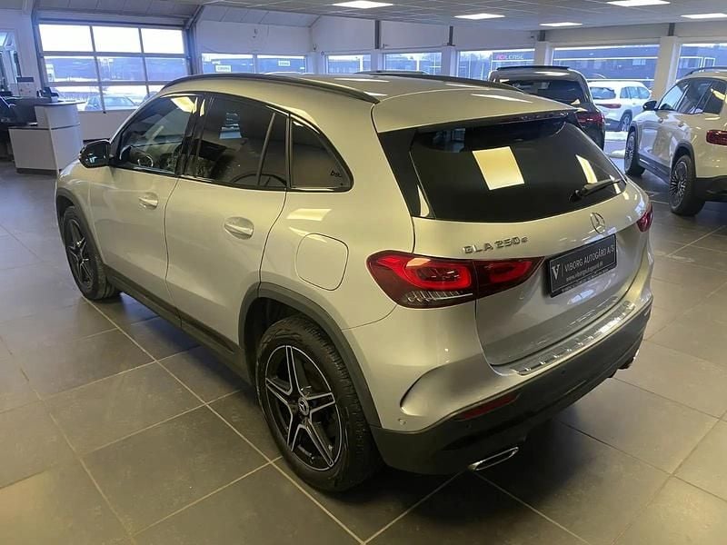 Brugt Mercedes GLA250 AMG line 218 HK (160 kW) 2023 Sølvmetal SUV
