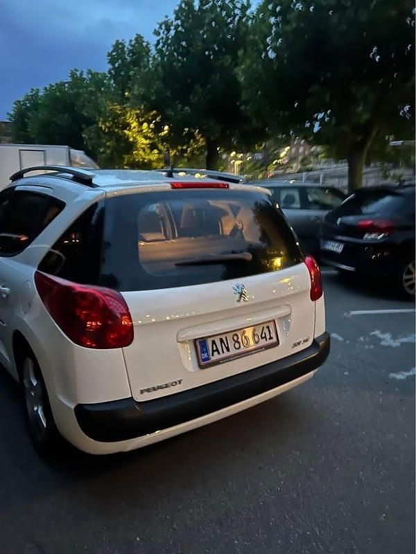 Brugt Peugeot 207 92 HK (67 kW) 2011 Hvid Stationcar