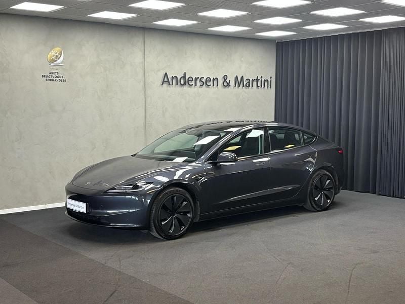Graametal Brugt 2023 Tesla Model 3 Sedan | 274.800 kr. (Dyr) - Billede 1/4