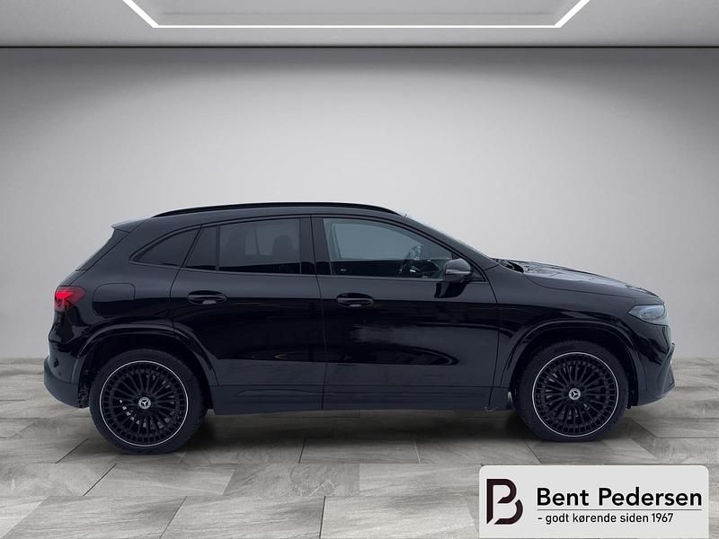 Brugt Mercedes EQA250+ 139 kW (190 HK) 2024 Cosmossort metallak SUV