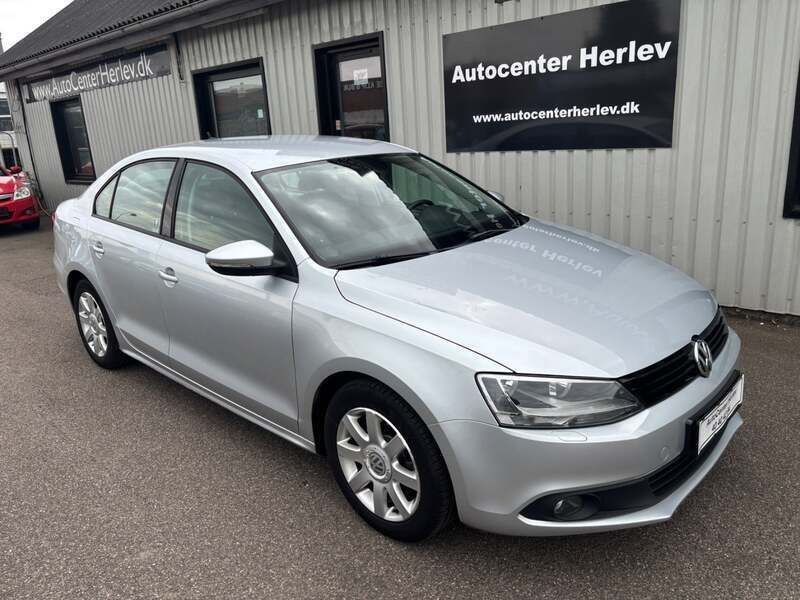 Sølvmetal Brugt 2011 VW Jetta Trendline Sedan | 69.900 kr. - Billede 1/4