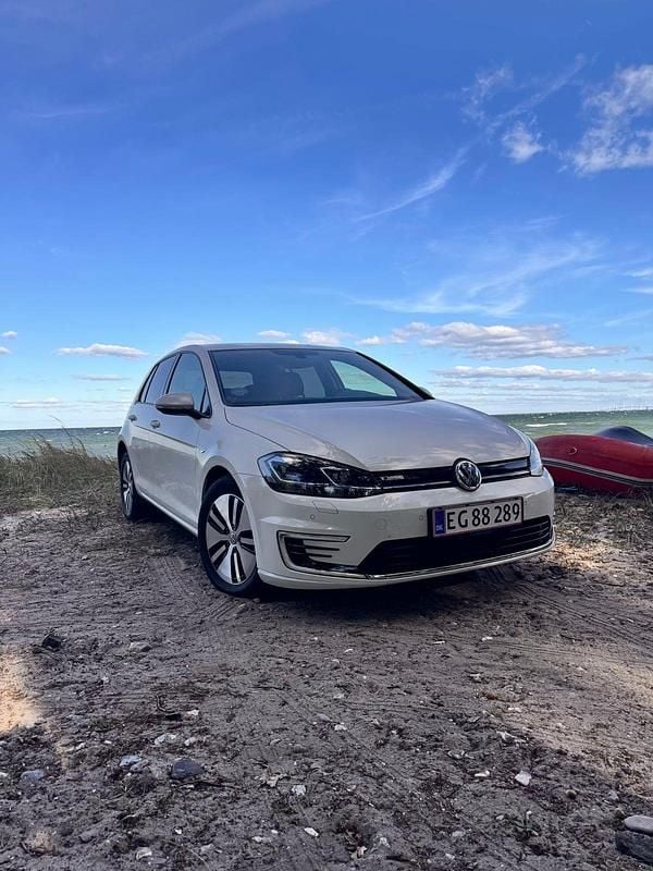 Hvid Brugt 2020 VW e-Golf Comfortline Hatchback | 109.900 kr. (God pris) - Billede 1/4