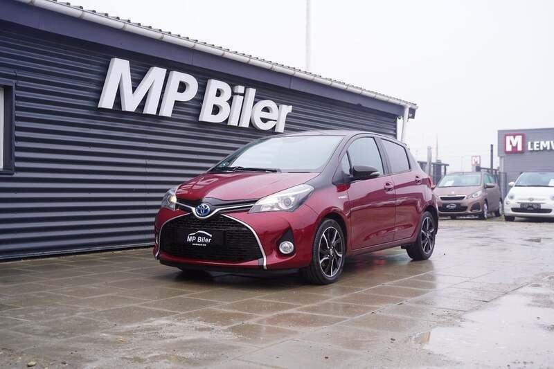 Bordeauxmetal Brugt 2017 Toyota Yaris Hybrid Hatchback | 134.900 kr. (Fair pris) - Billede 1/4