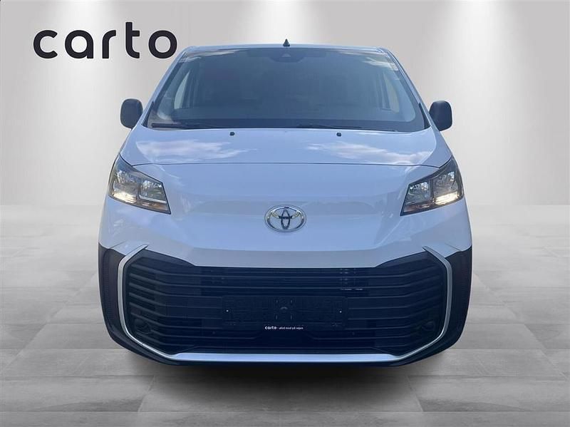 Ny Toyota Proace Comfort 100 kW (136 HK) 2025 R d1 epr  icy white MPV