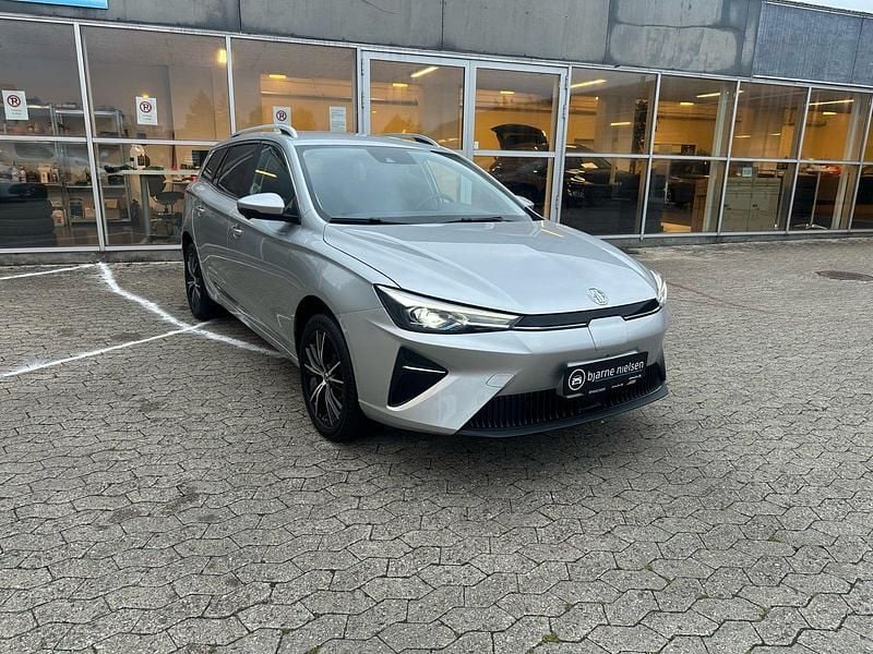 Sølvmetal Brugt 2023 MG MG5 EV Luxury Stationcar | 154.900 kr. (Fair pris) - Billede 1/4