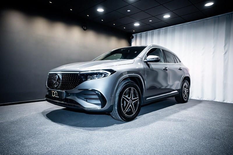 Farve: gråmetal Brugt 2025 Mercedes EQA250+ Premium SUV | 389.900 kr. (Lidt for dyr) - Billede 1/4