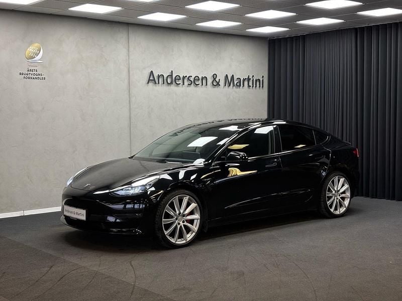 Sort Brugt 2023 Tesla Model 3 Performance Sedan | 274.800 kr. (Lidt for dyr) - Billede 1/4