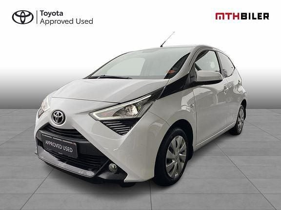 Brugt Toyota Aygo x-press 72 HK (52 kW) 2020 Black metallic Hatchback